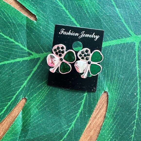 BOGO FREE VTG ENAMEL CLOVER EARRINGS - Picture 1 of 5